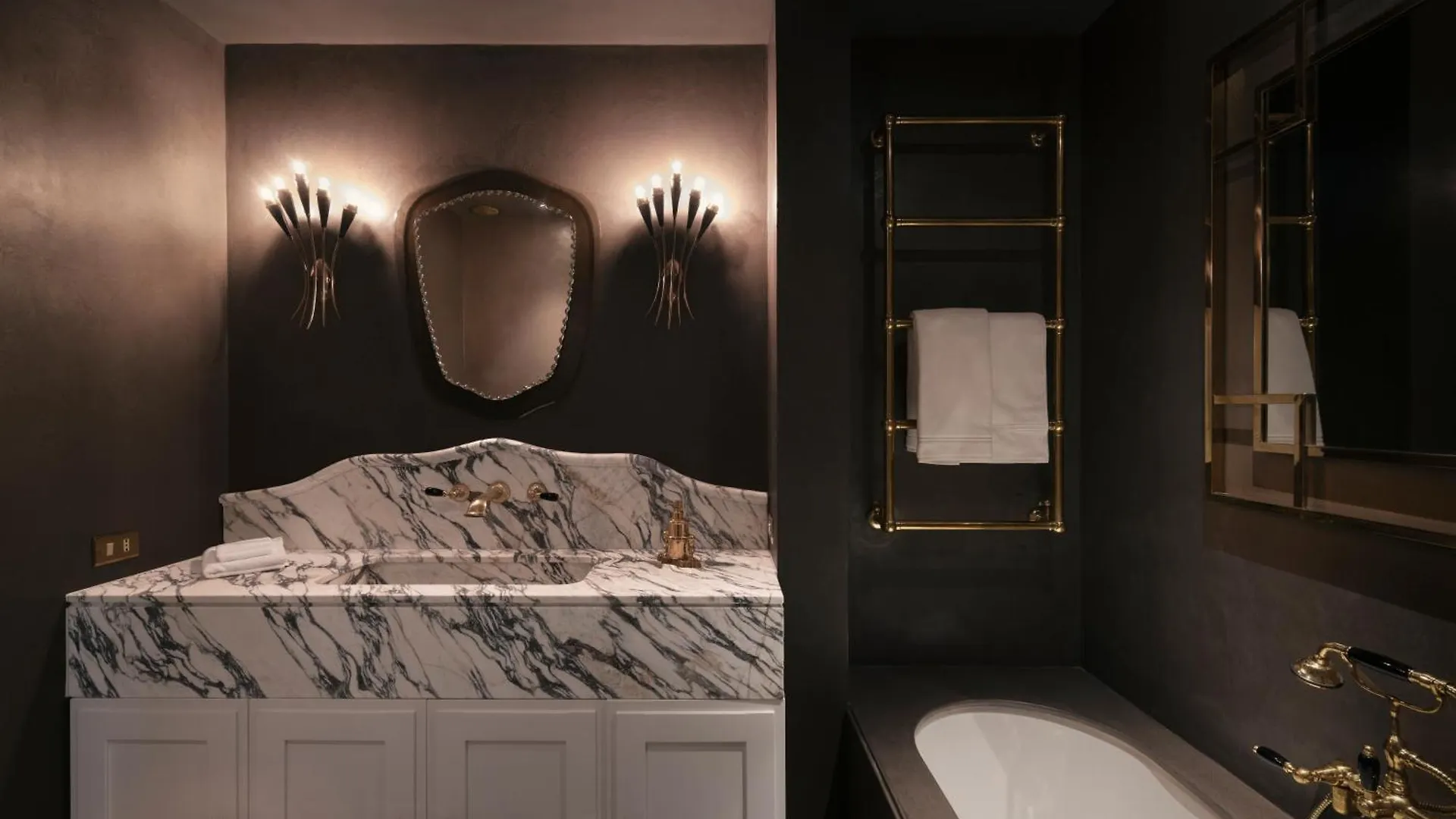 Profumoir Room - Olfactive Experience Firenze